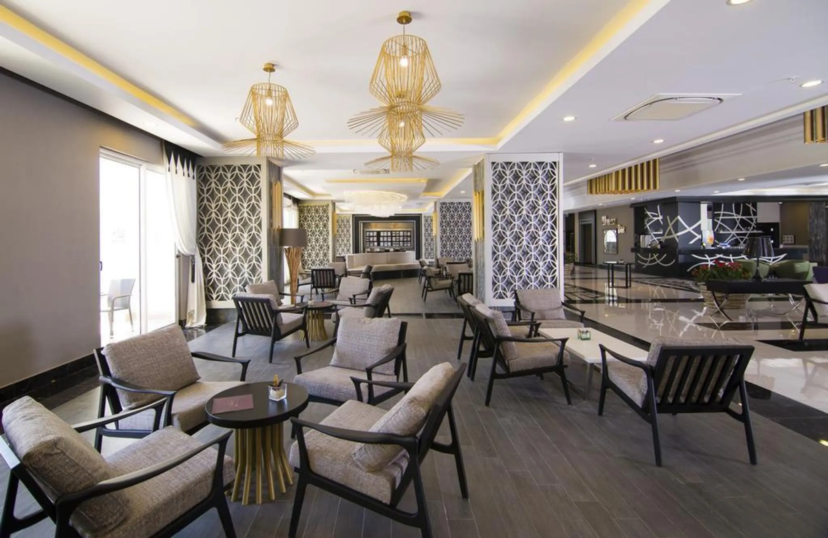 Port River Hotel & Spa