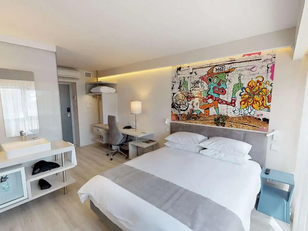 Link hotel & Hub By Dan Hotels