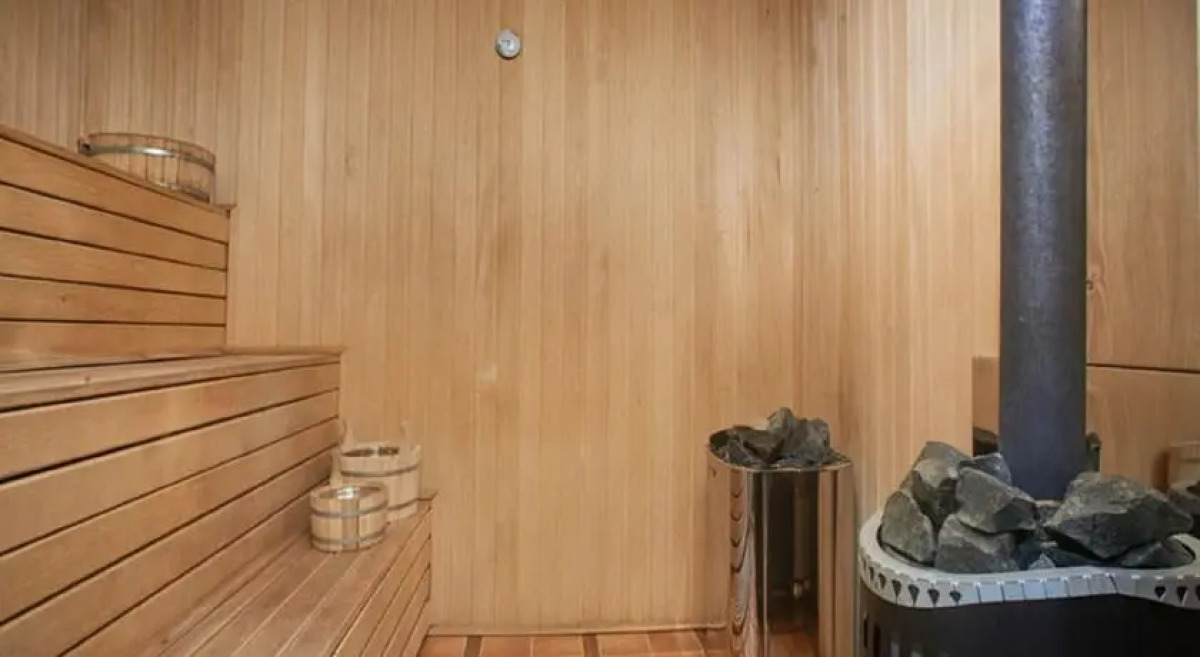 Нерл ФроОтель