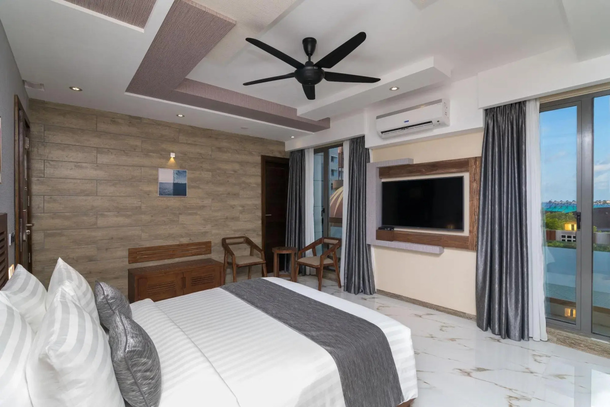 Отель Samann Grand