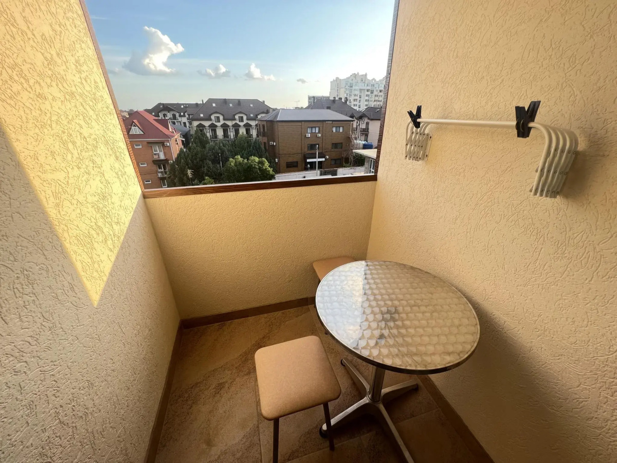 Адонис (Дивноморское)