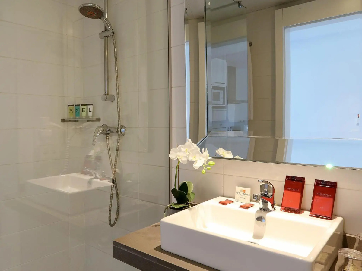 Отель AxelBeach Ibiza Spa & Beach Club - Adults Only Hotel