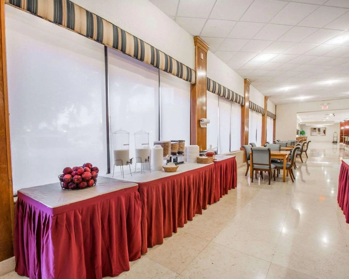 North Miami Beach Gardens Inn & Suites