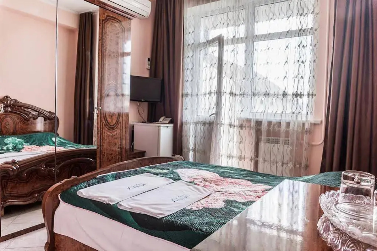 Paradise на Ленина