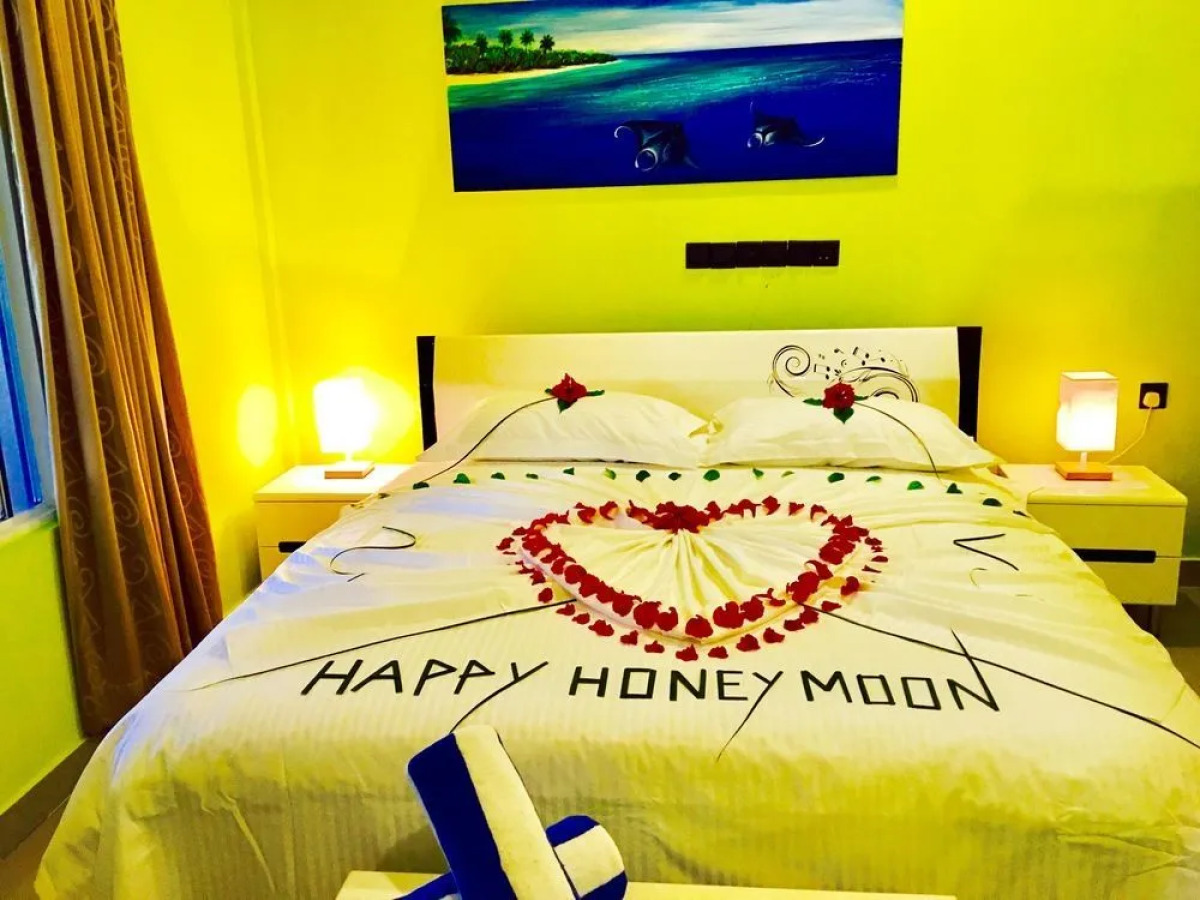 Отель Ithaa Inn Kamadhoo