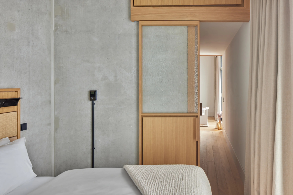 Locke at East Side Gallery