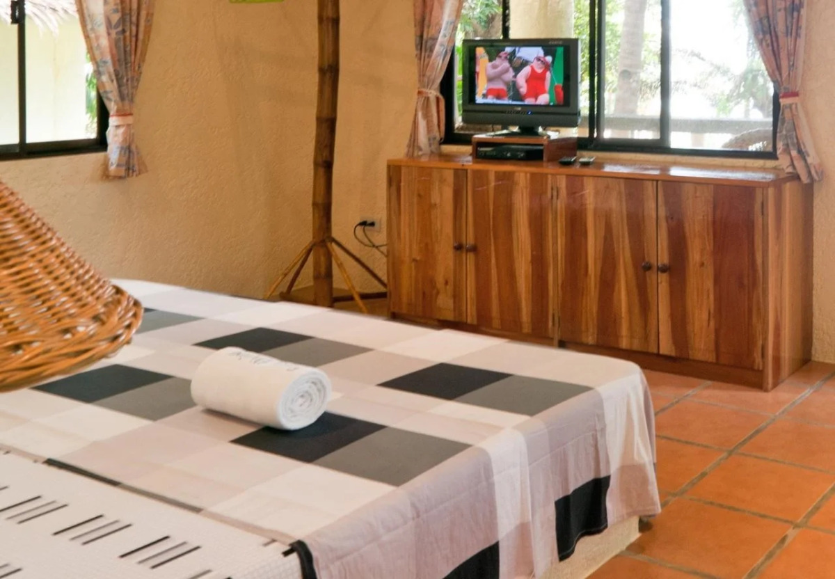 Easy Diving and Beach Resort