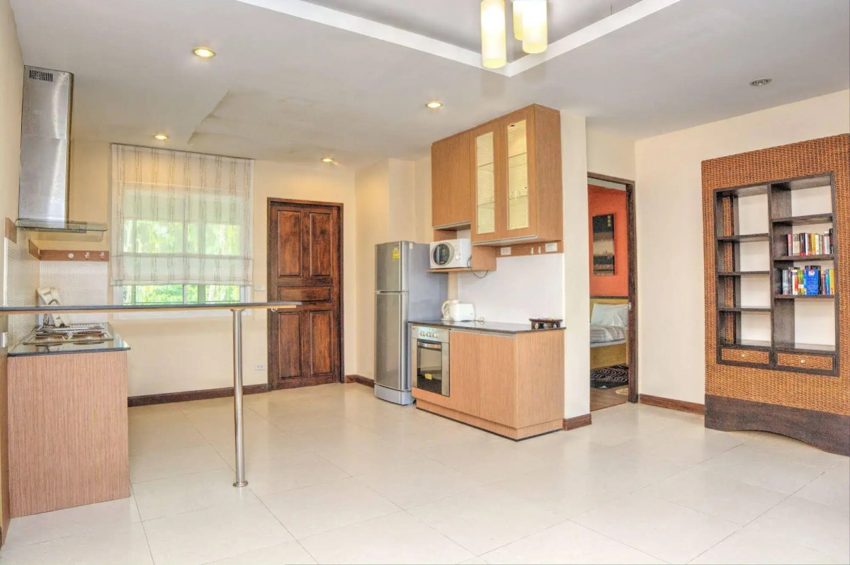 Whispering Palms Suite