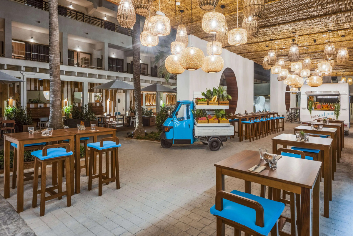 Отель Innside by Meliá Alcudia