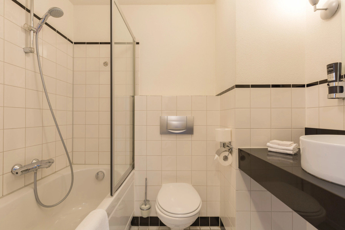 Leonardo Hotel IJmuiden Seaport Beach