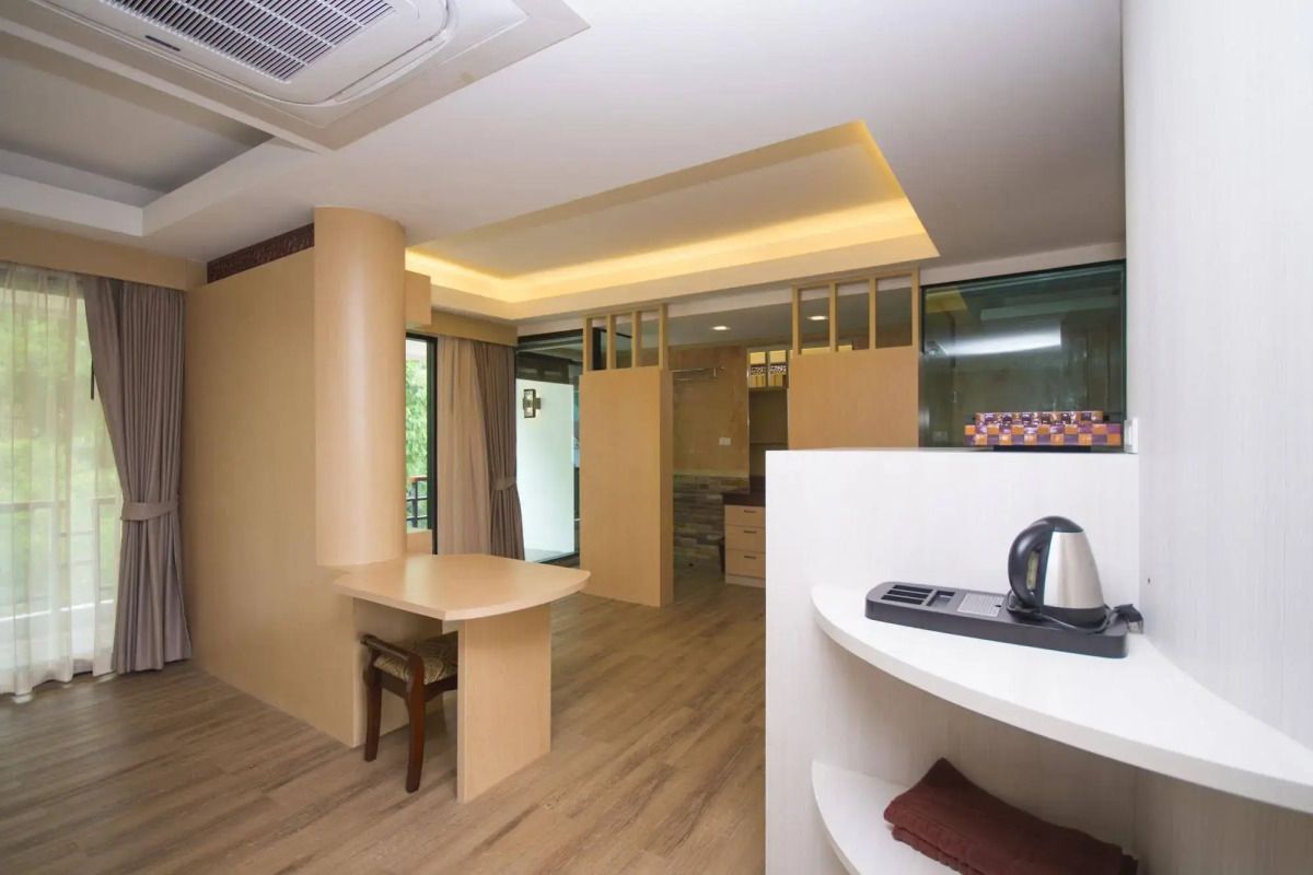 Phi Phi Nice Beach Hotel Hip