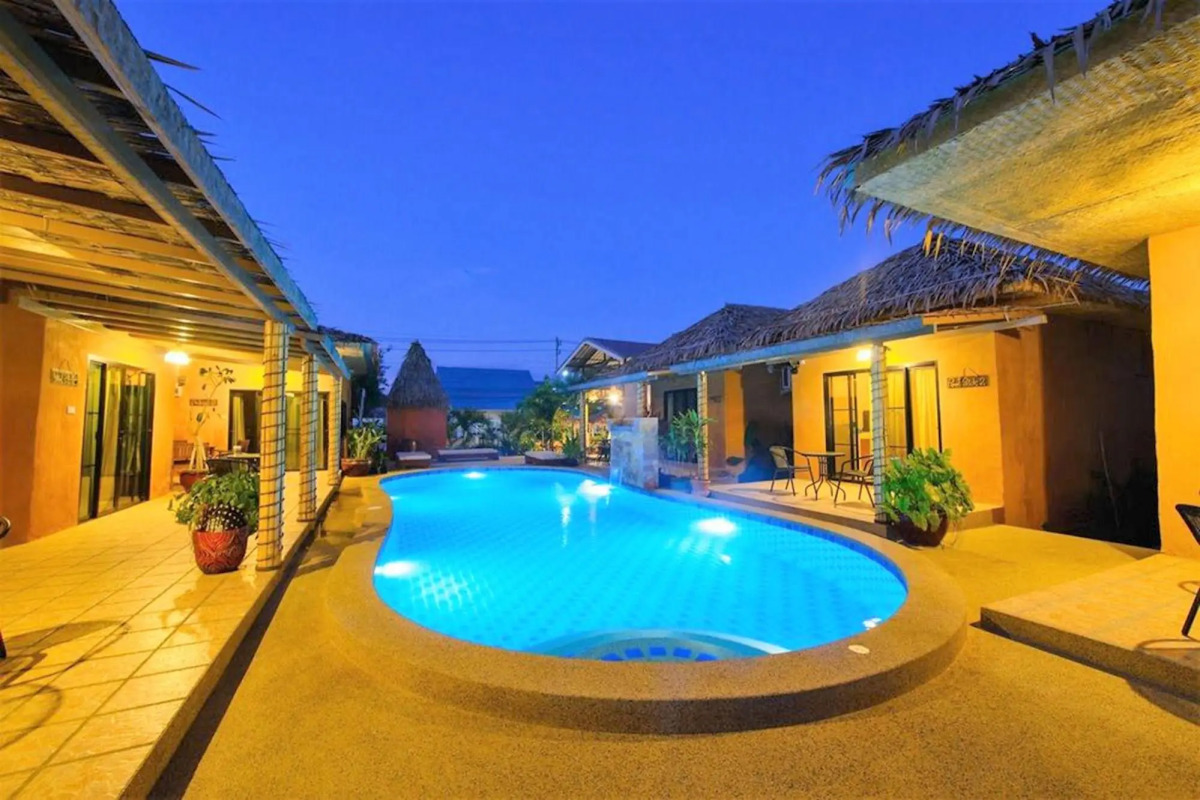 Panisara Pool Villa Huahin