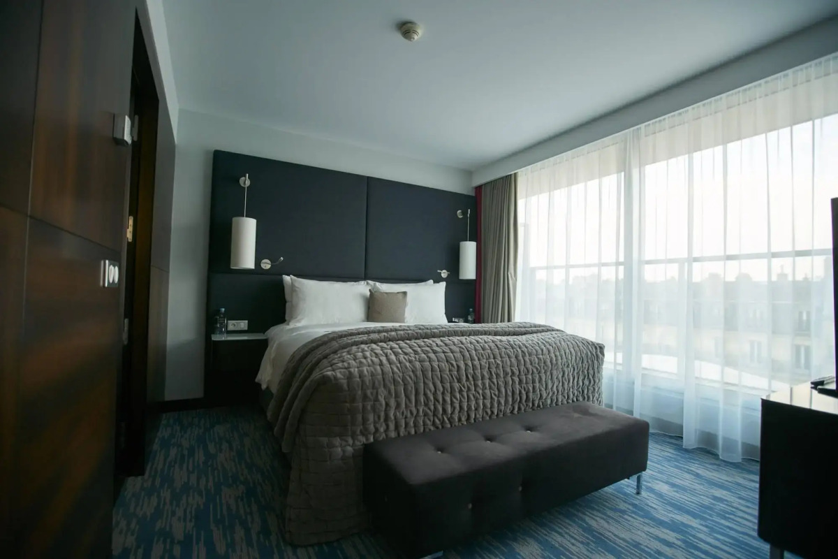 Renaissance Paris Arc de Triomphe Hotel