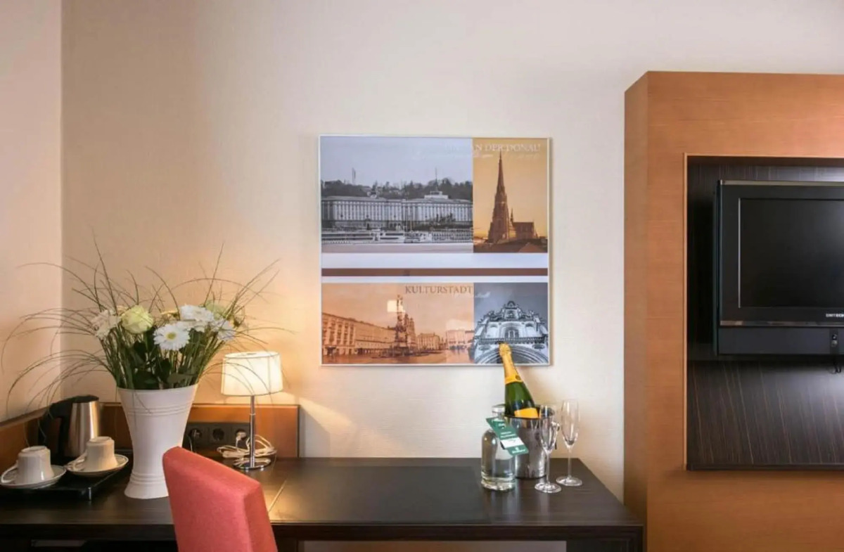 Trans World Hotel Donauwelle