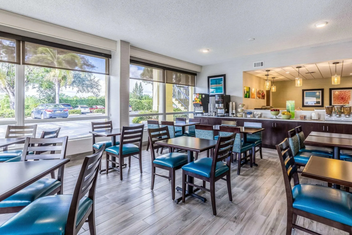 Quality Inn Palm Beach International Airport