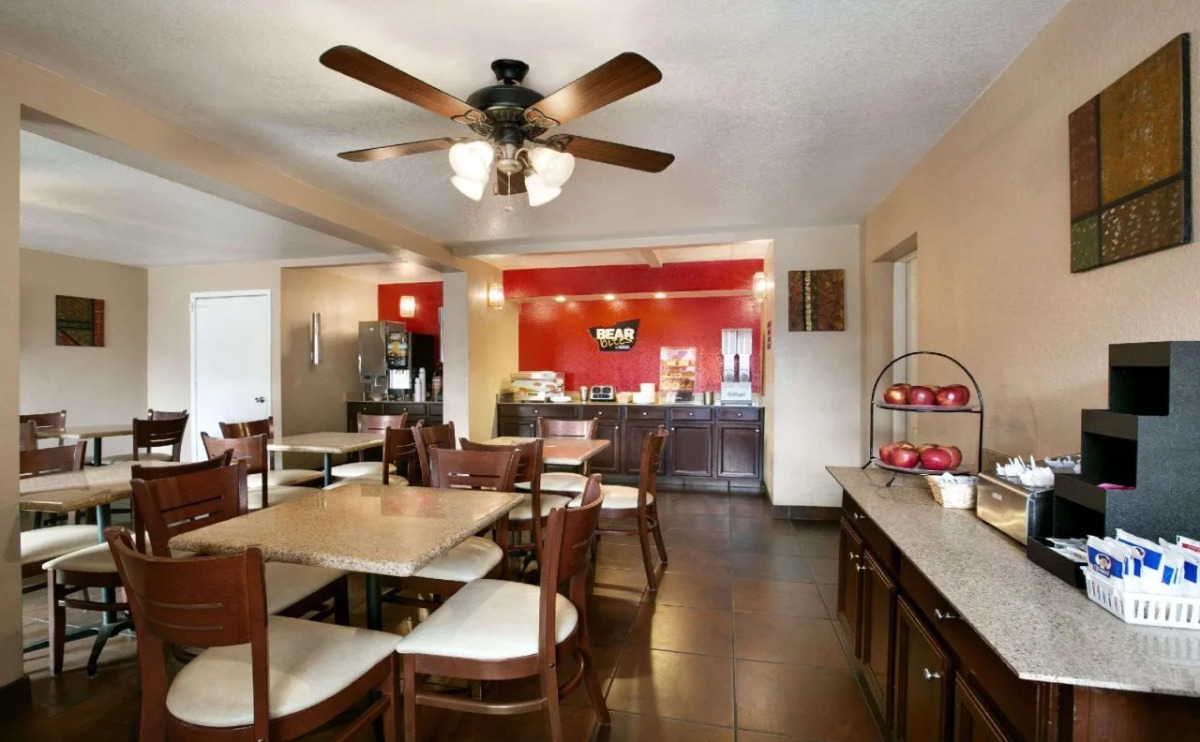 Econo Lodge Phoenix North I-17