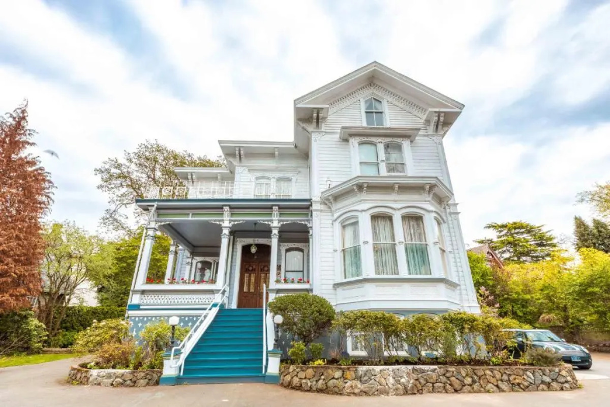 Amethyst Inn at Regents Park