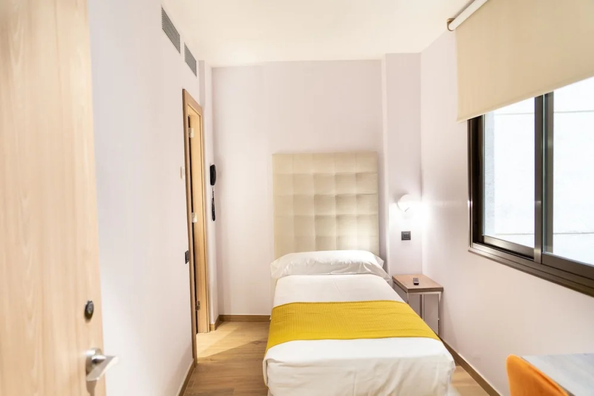 Отель Caledonian