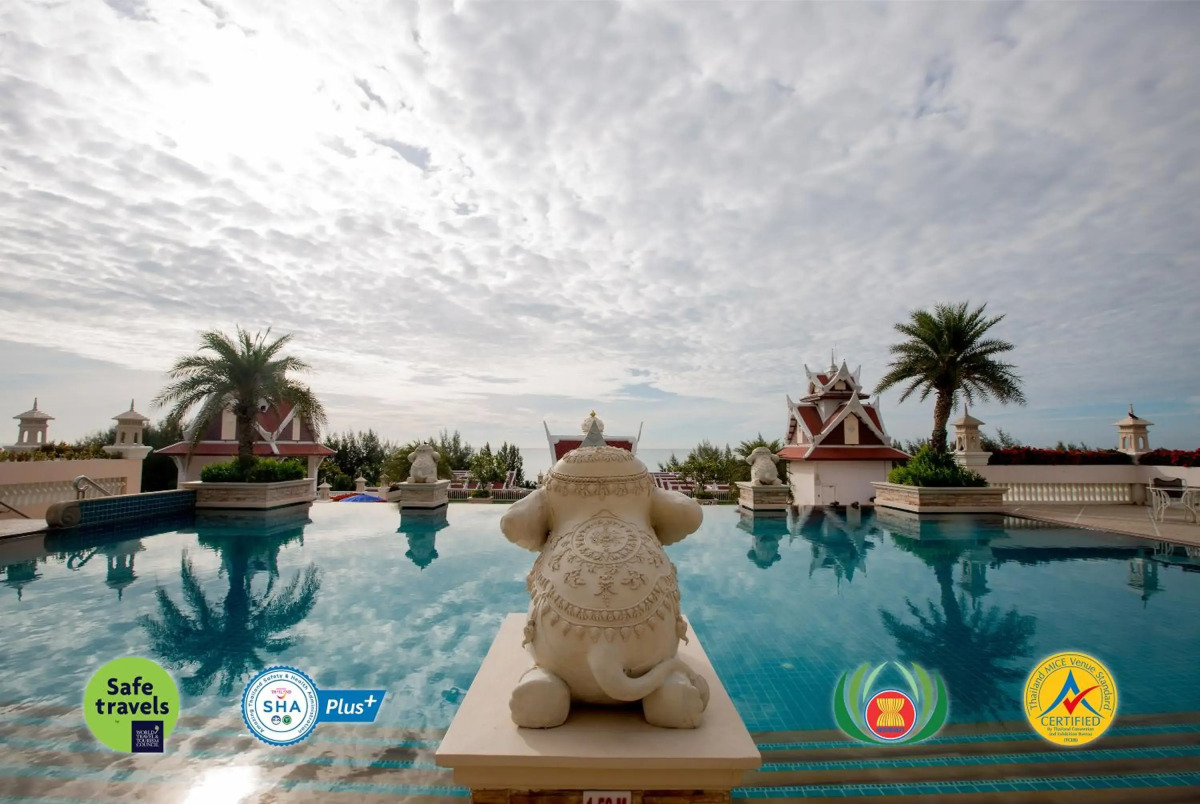 Курортный отель Grand Pacific Sovereign Resort & Spa