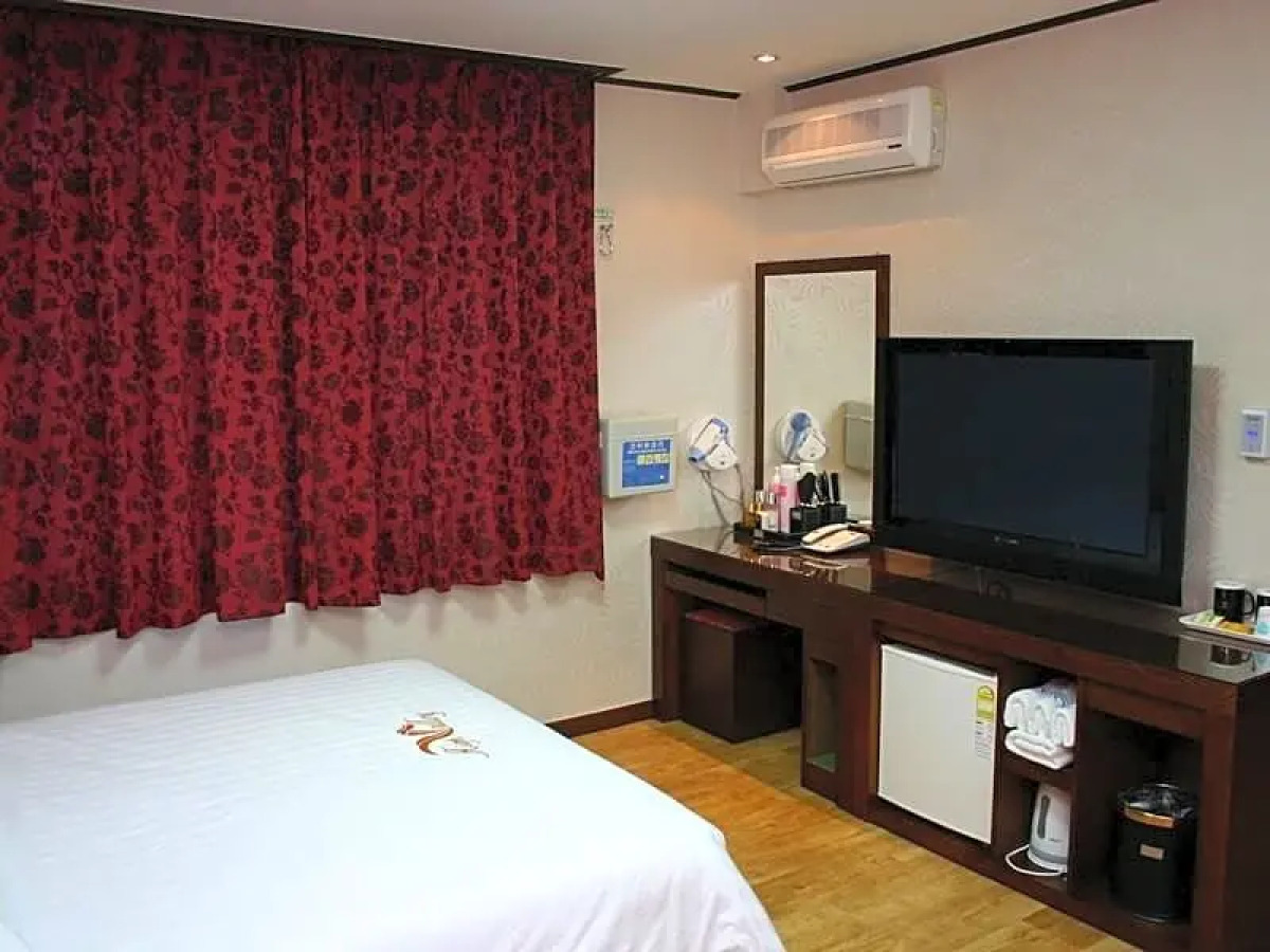 Goodstay HighValley Hotel