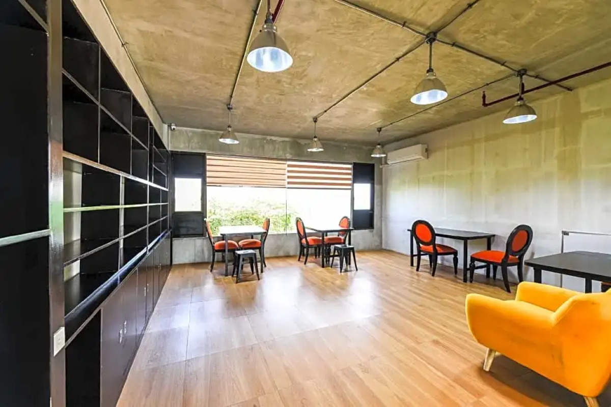 Travelbee Seaside Inn