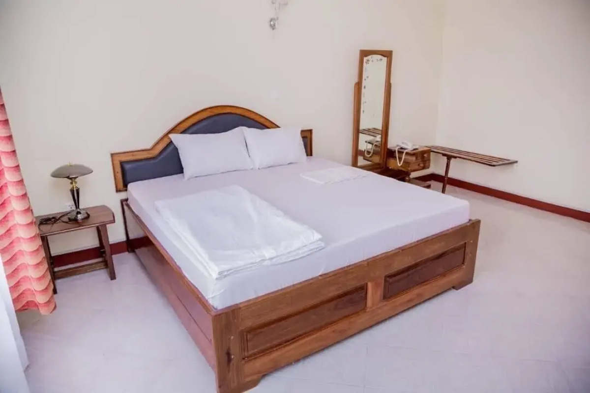 Kilimanjaro Crane Hotel