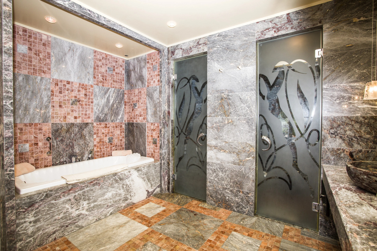 Royal Castle Design & SPA Hotel