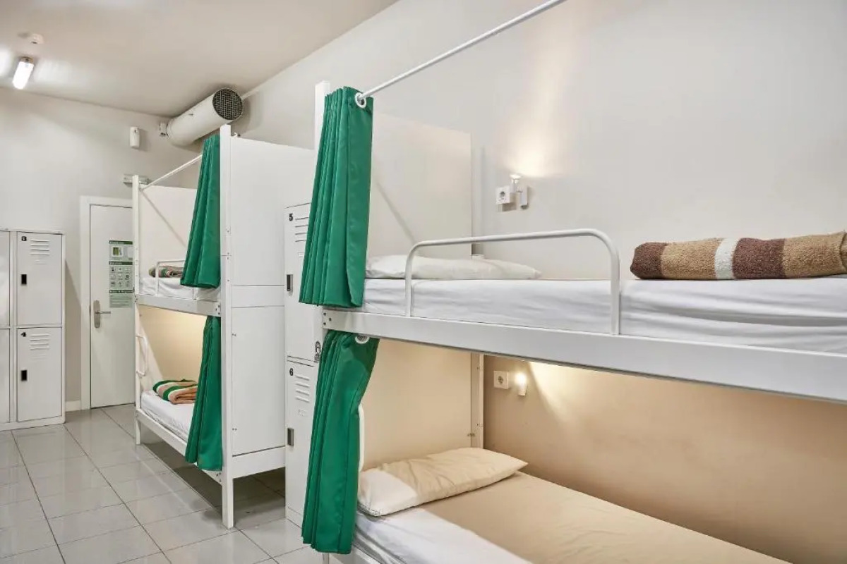 Hola Hostal Eixample - Hostel