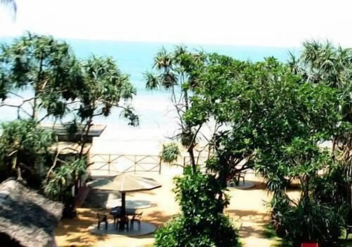 Green Shadows Beach Hotel