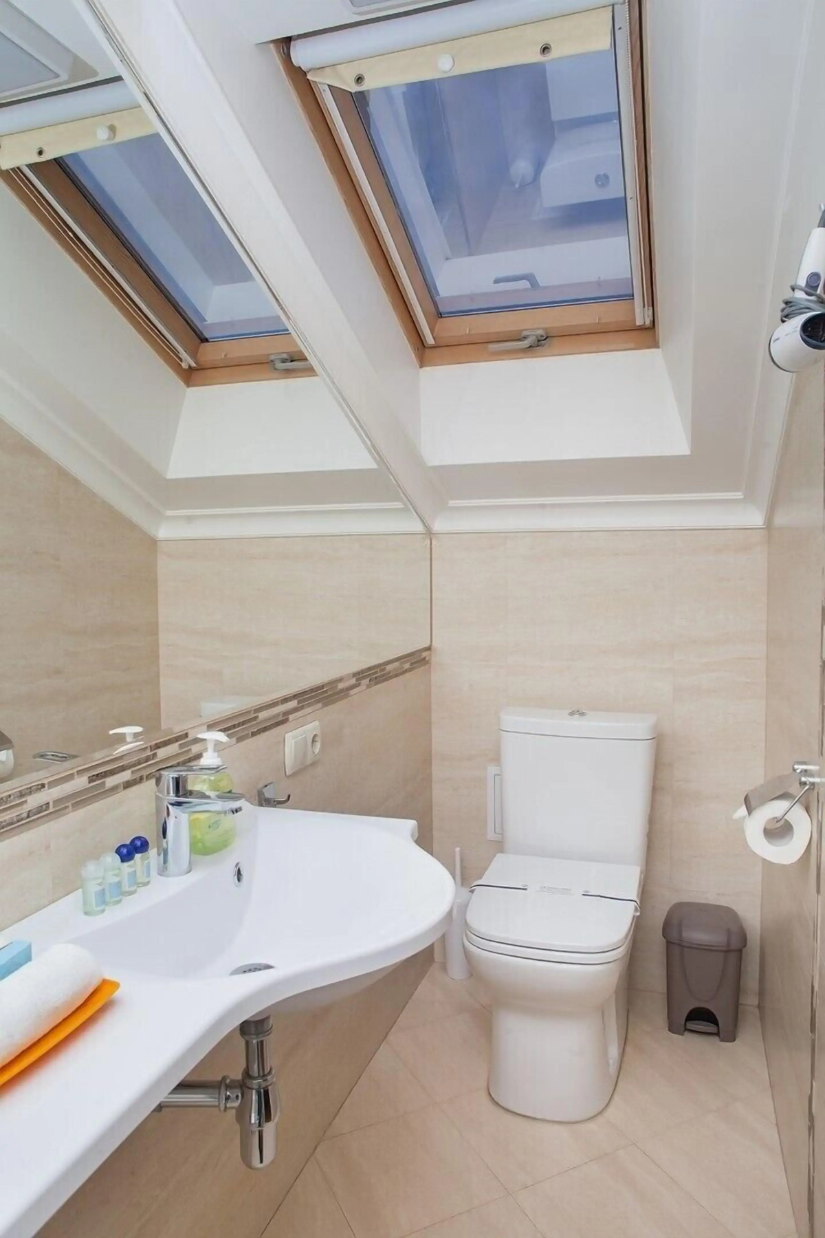 Мини-отель «Седьмое небо», ул. Евгения Коновальца