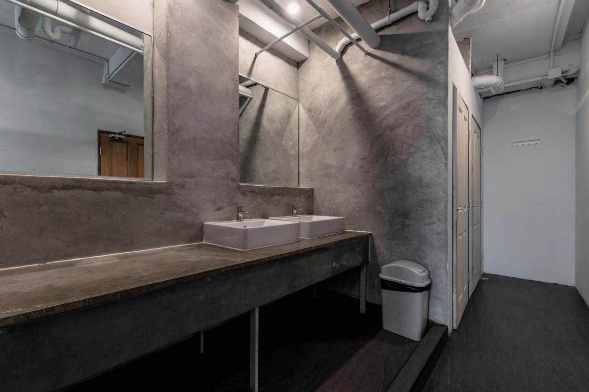 Good One Poshtel & Café Bar