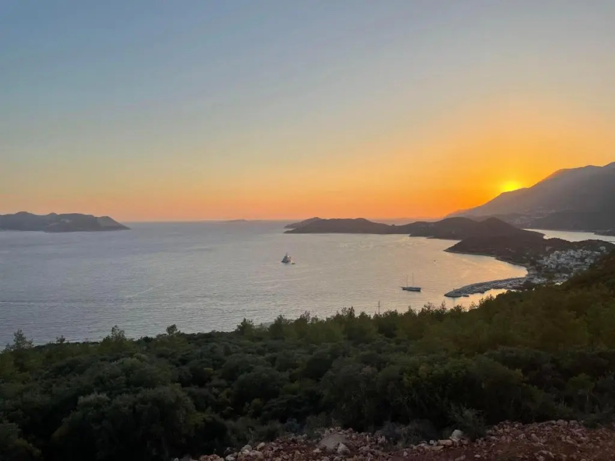 Kaş Eylül Suit Apart