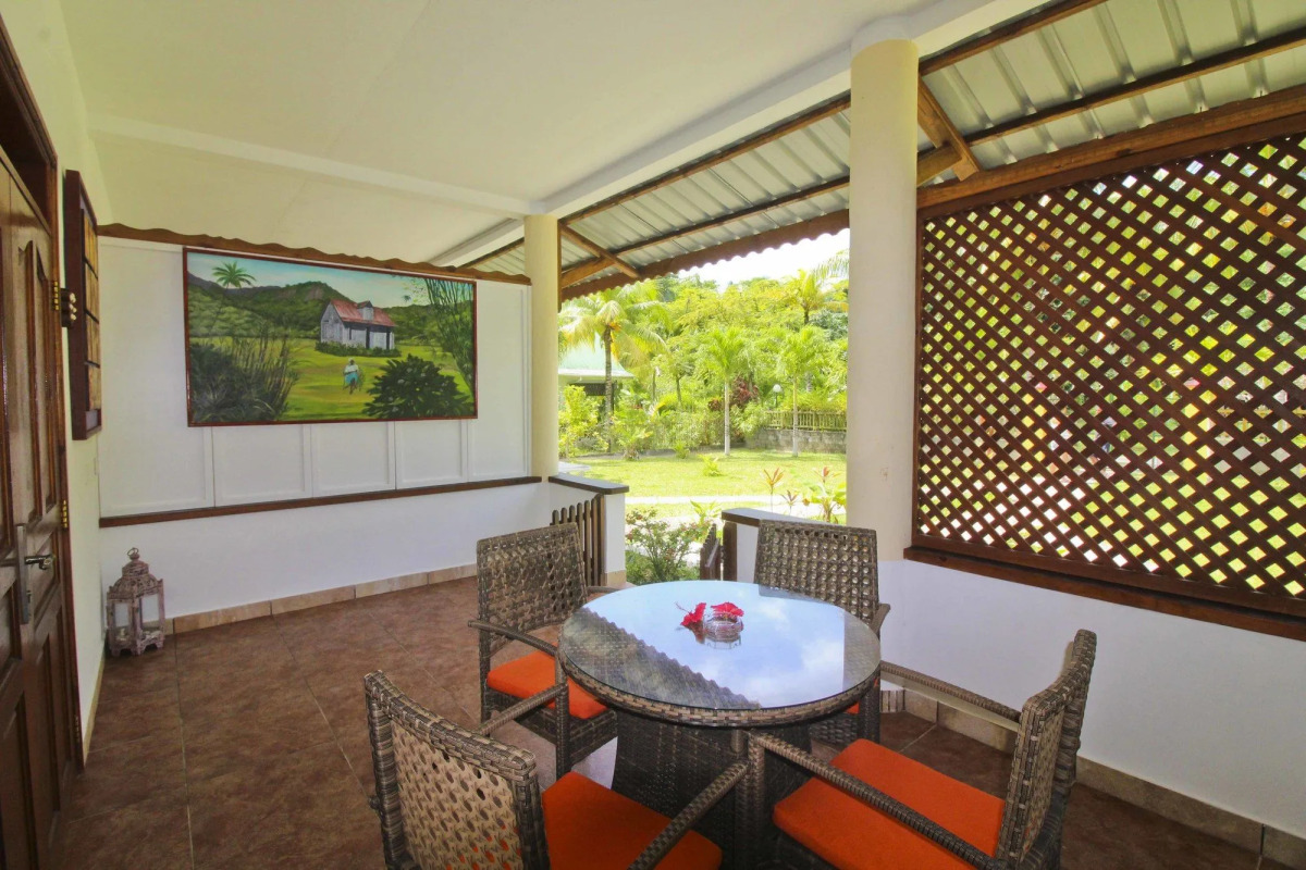 Takamaka Green Village