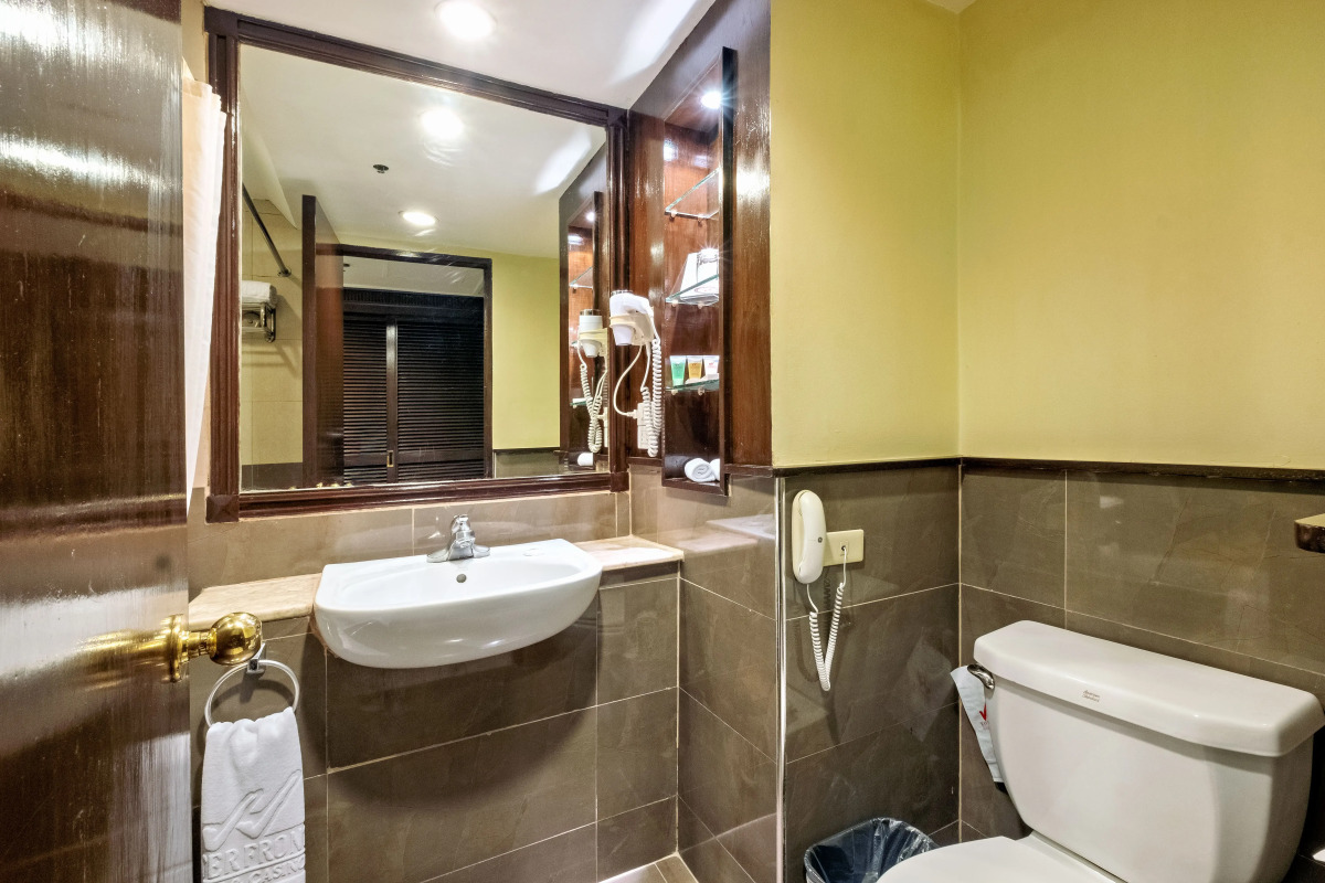 Waterfront Cebu City Hotel & Casino