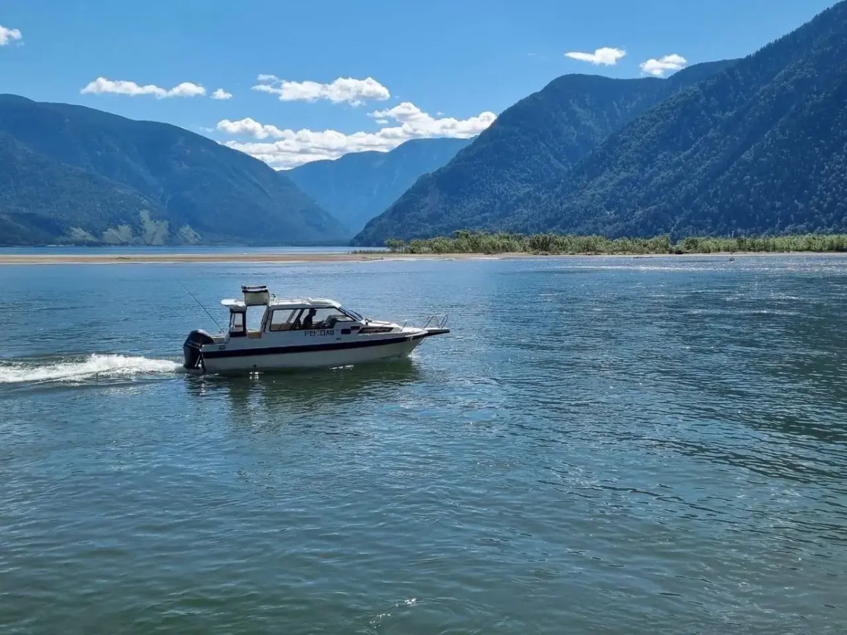 Выше гор Телецкое