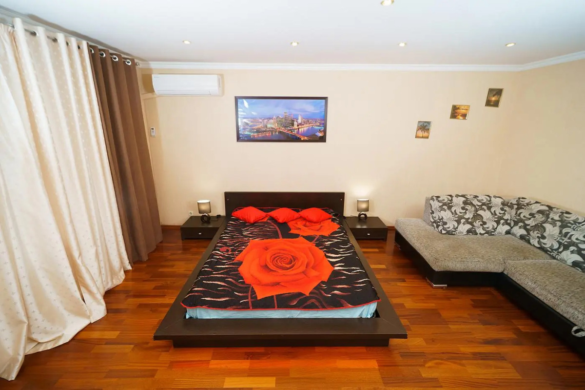 Йоларенда на Ленинском