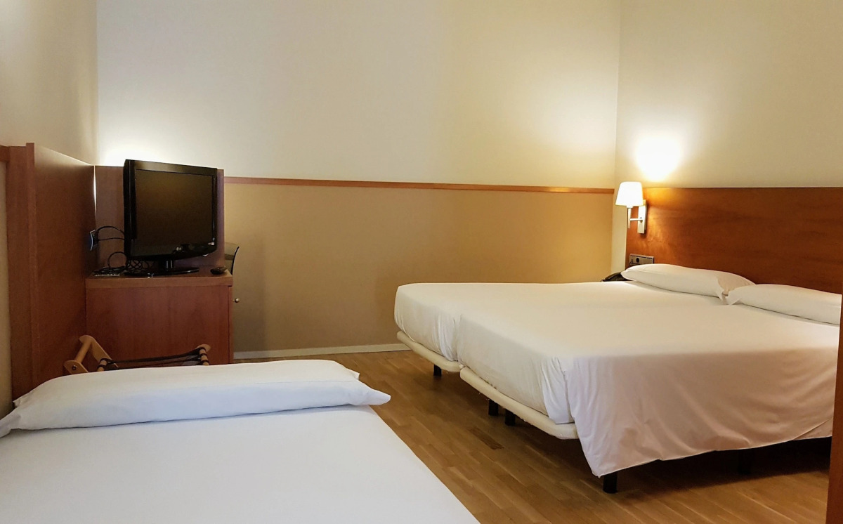 Отель Onix Rambla