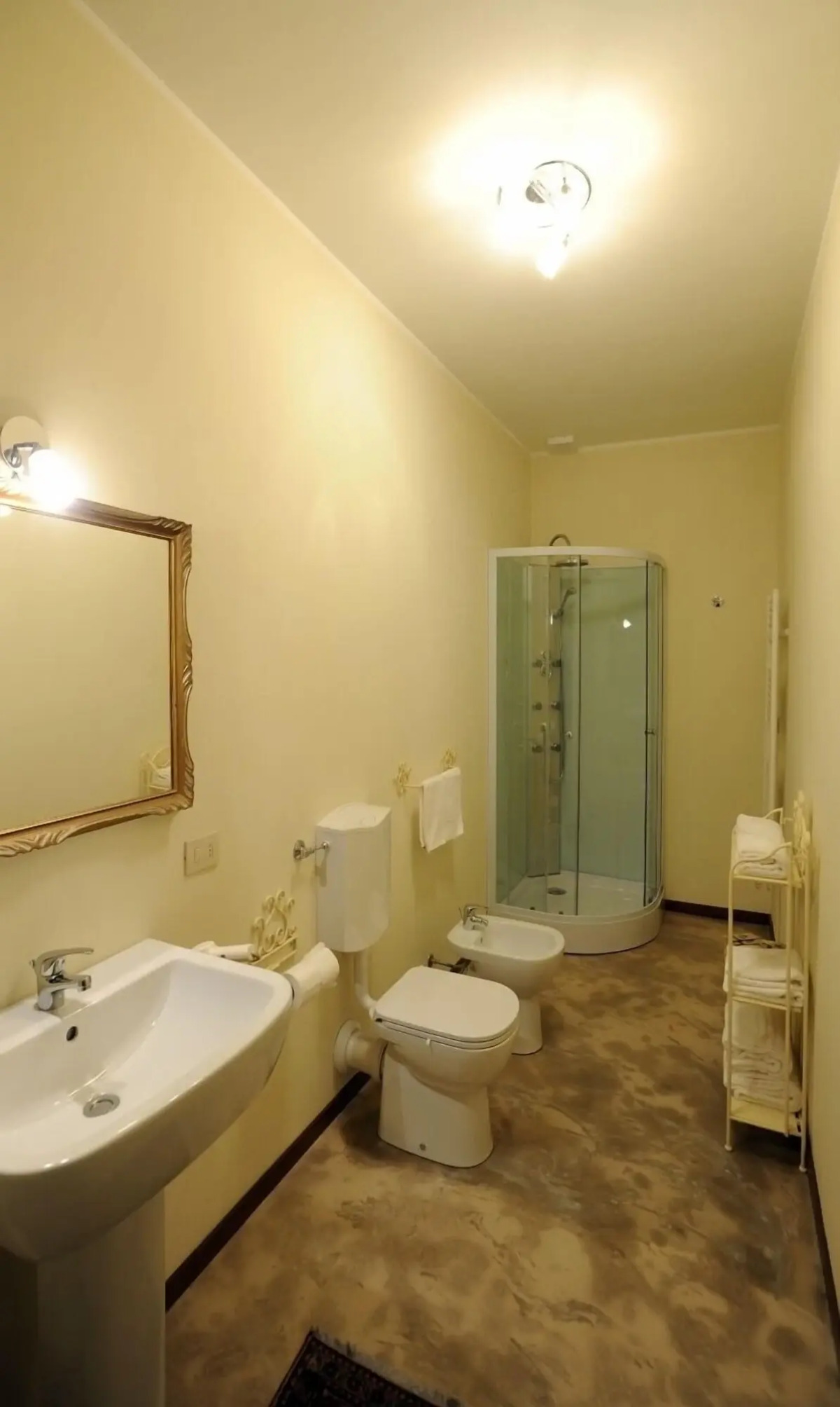 Antica Dimora B&B in Historic Residence