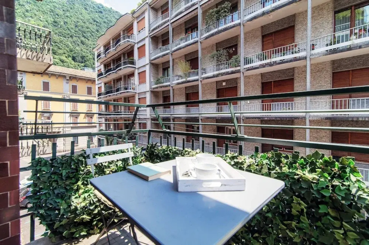 MyHomeInComo - Art Design Suites