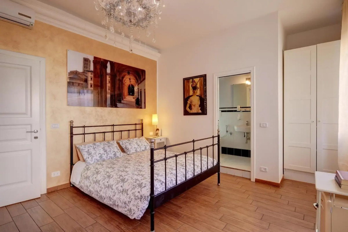 Cento Passi Dal Duomo