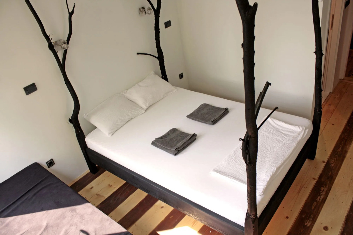 ArkaBarka Floating Hostel and Apartments