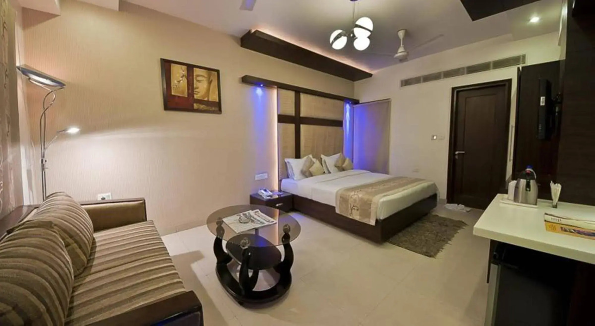 Hotel The Pearl - Newly Renovated in City Centre