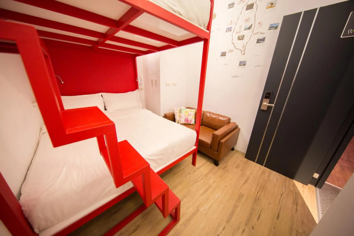 SleepBox Hotel - Ximen