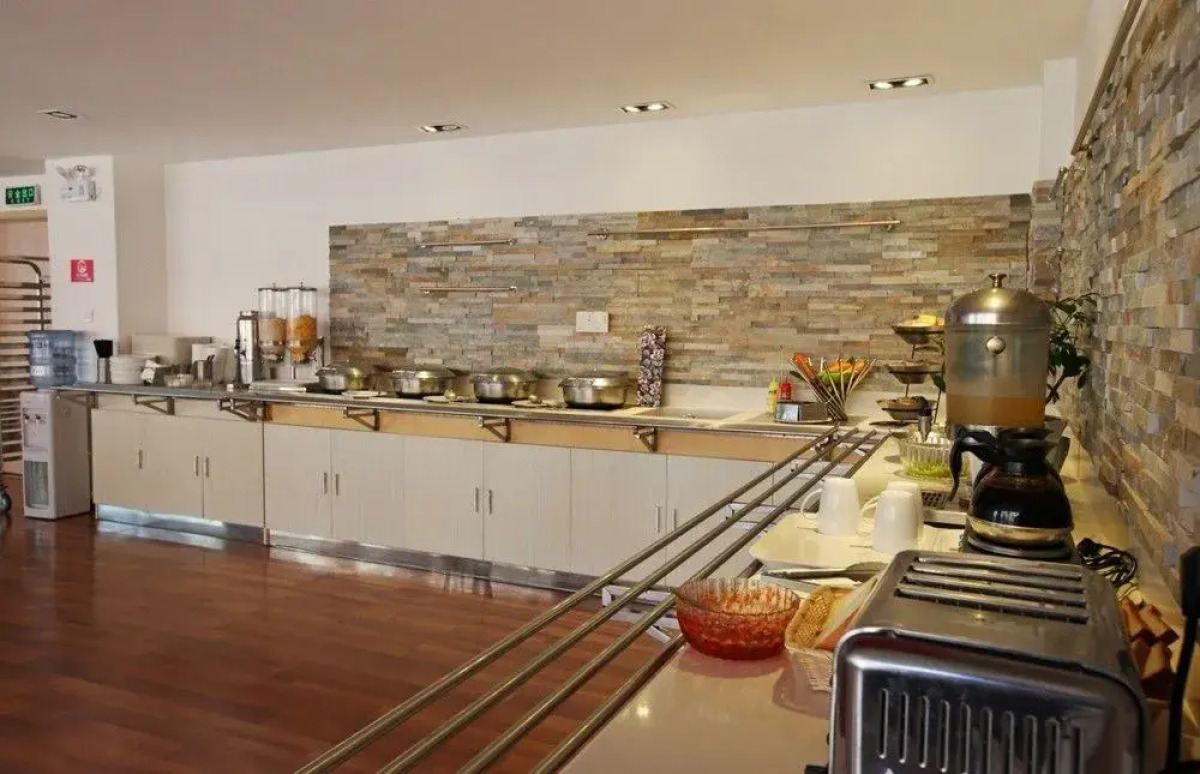 Ibis Dalian Zhongshan Square Hotel