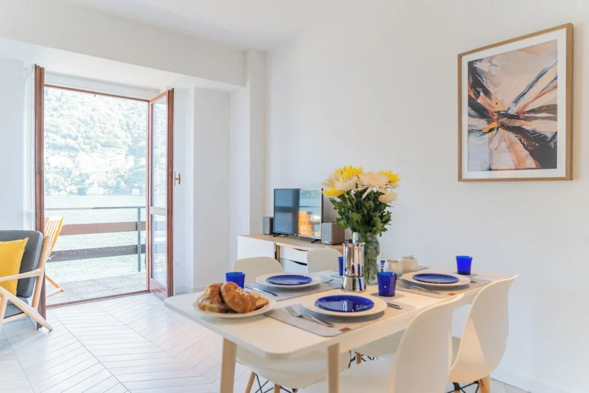 Your Private Harbour Nearby George Clooney