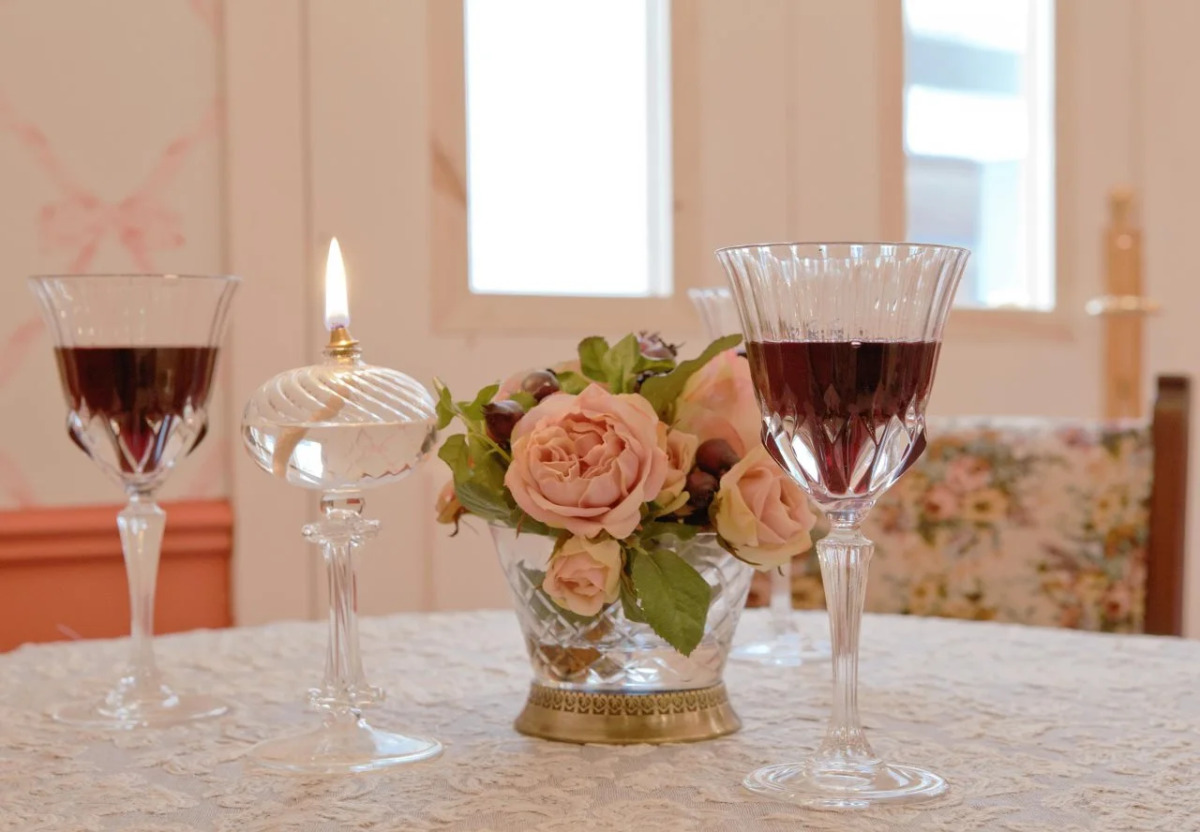 The Elliot - Adults only