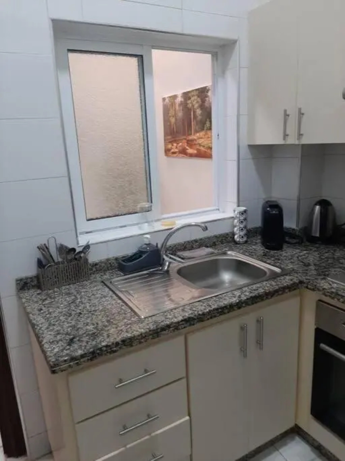 Ground Floor 2 Bedroom Apartment - City Centre Location - Optic Fibre Wifi