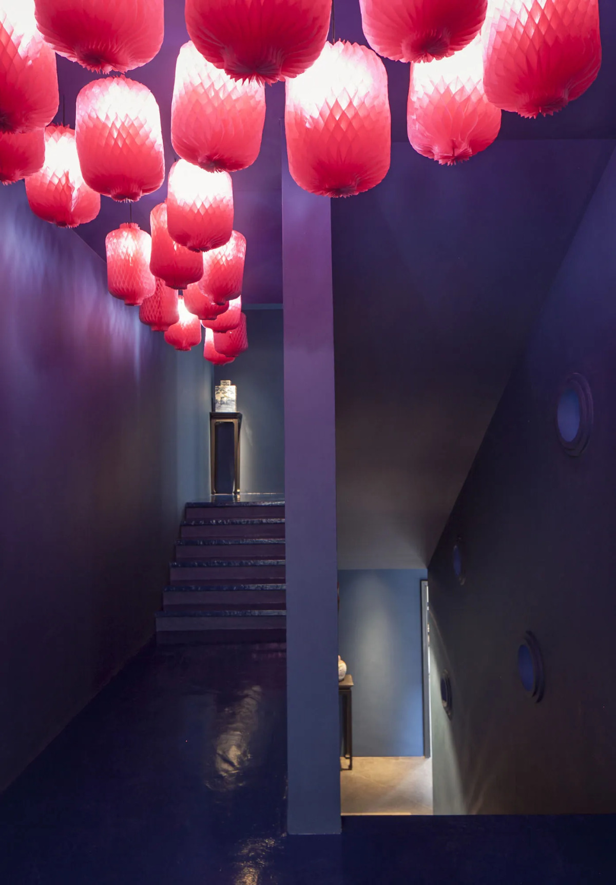 Hotel Ping Silhouette