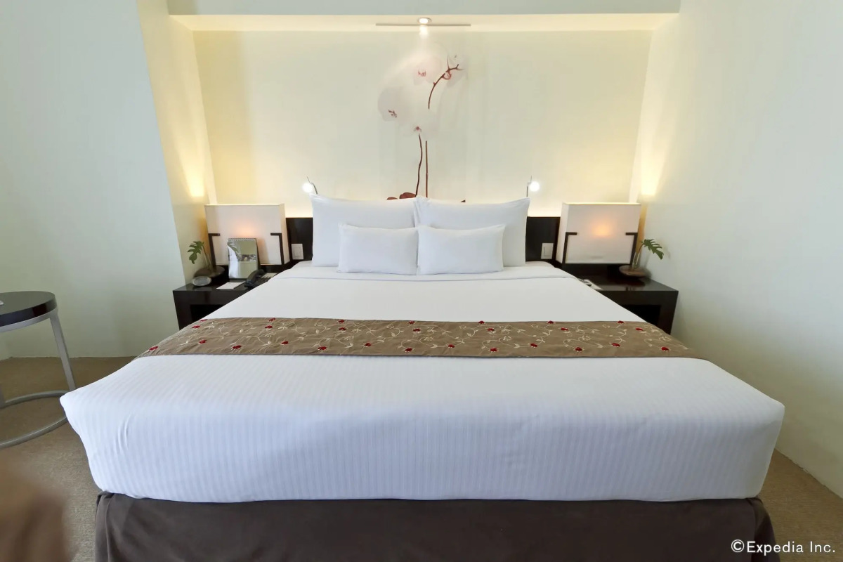 Waterfront Cebu City Hotel & Casino