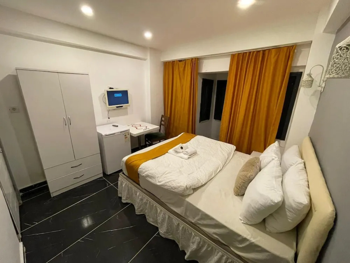 Happy Dreams Apart Hotel